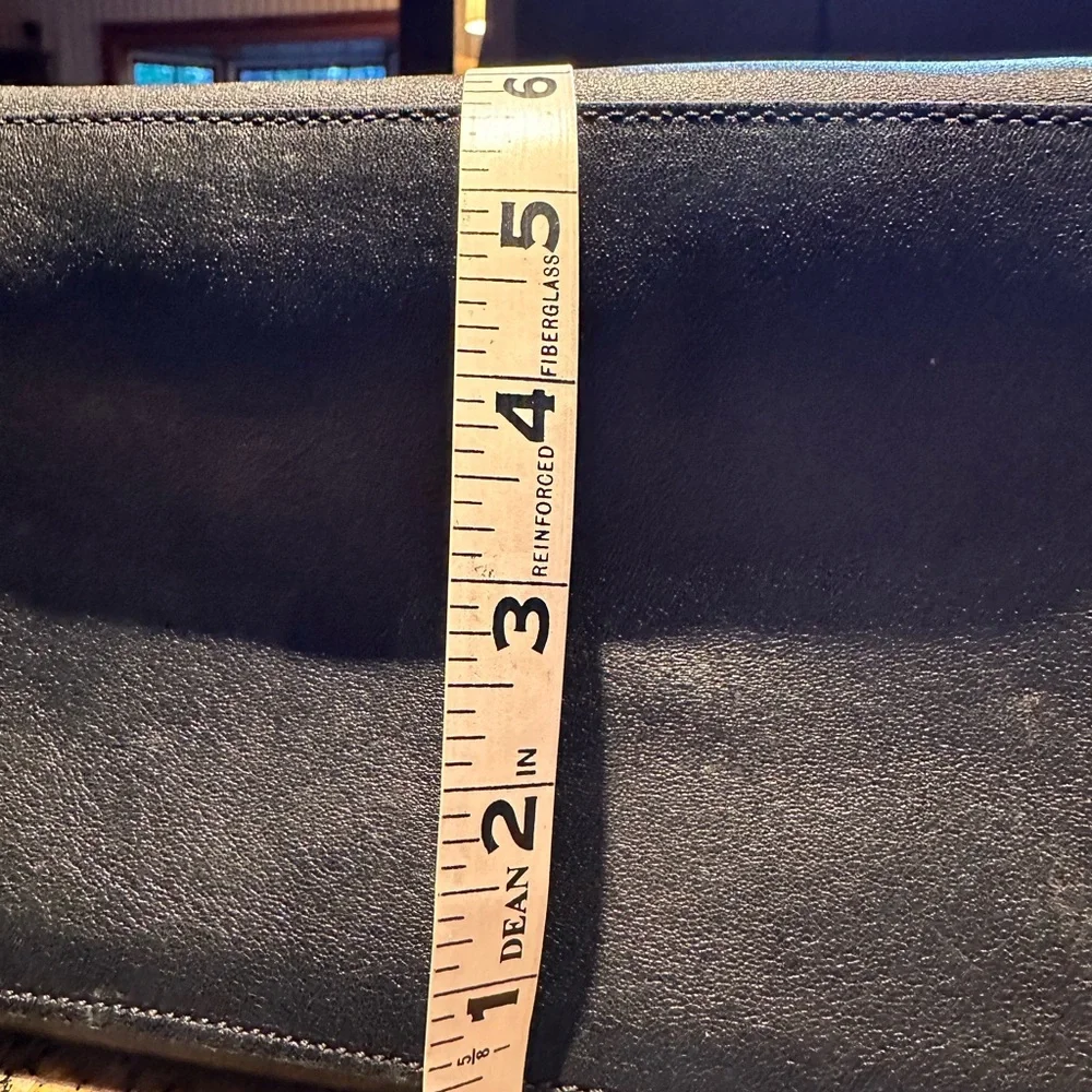 Versace Black Leather Knot-Handle hobo. Shoulder bag